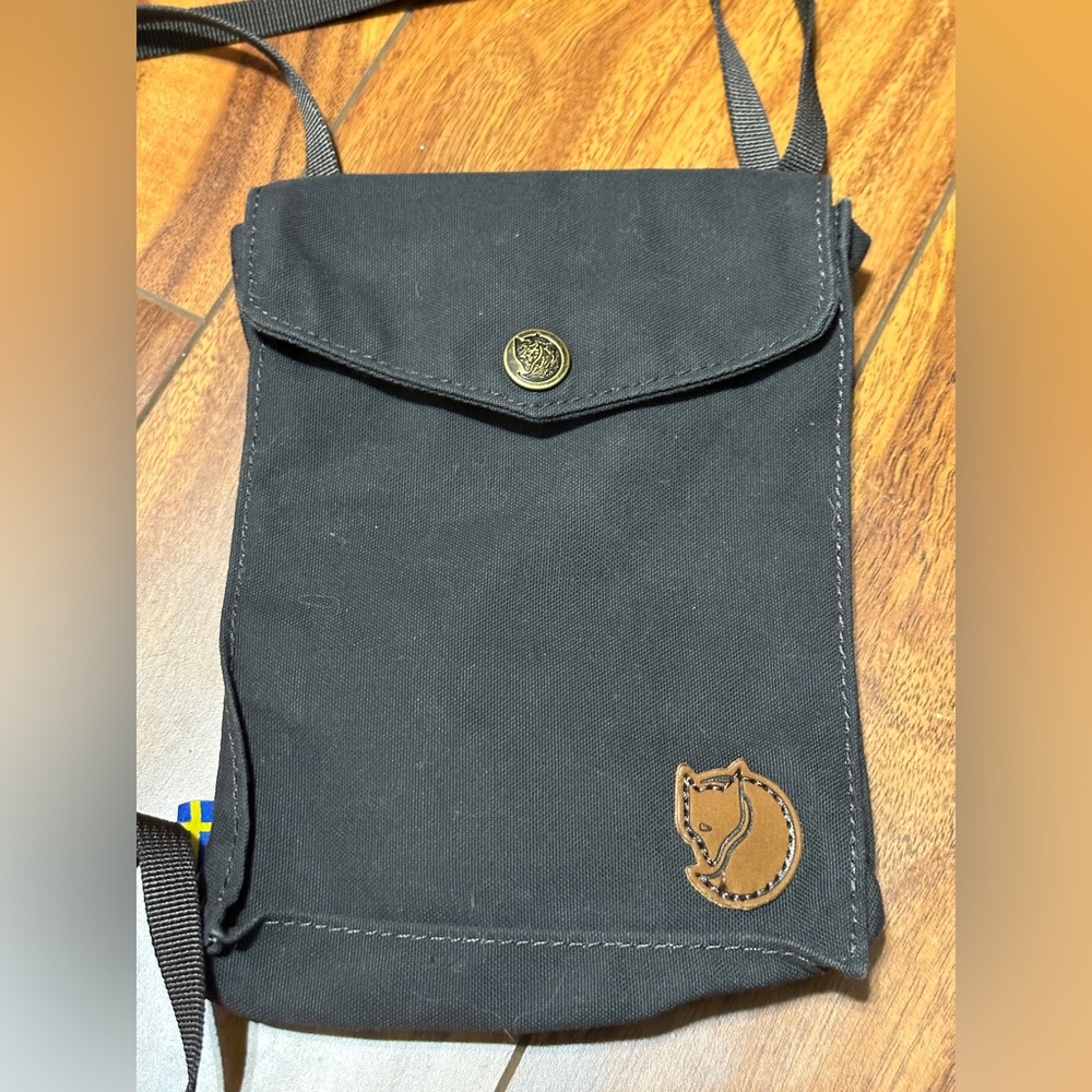 Fjallraven Kanken - Women’s Pocket Crossbody Bag in Dark Grey
